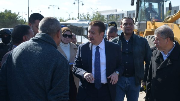 محافظ بورسعيد يؤكد الدفع بمزيد من المعدات والعمالة لتكثيف الجهود لإزالة تراكمات الردش محافظ بورسعيد يؤكد الدفع بمزيد من المعدات والعمالة لتكثيف الجهود لإزالة تراكمات الردش