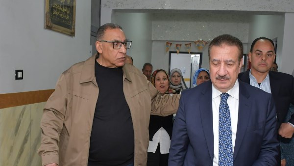 محافظ بورسعيد يزور جمعية رمسيس لرعاية الأيتام ويقدم التهنئة بمناسبة عيد الفطر