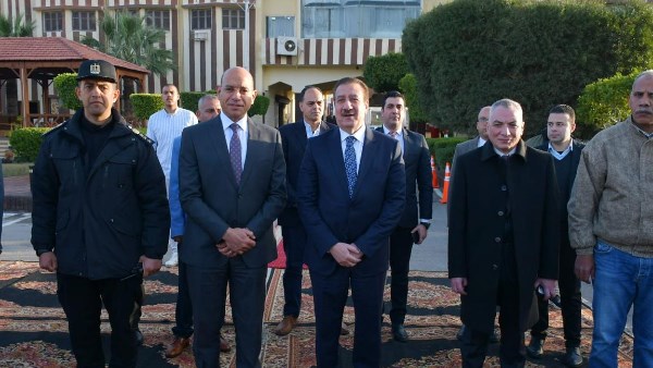 محافظ بورسعيد يثمن دور الشرطة في فرض الأمن للمواطنين خلال عيد الفطر