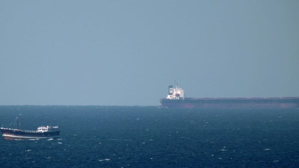 معركة العُملات في مضيق هرمز .. هل ينجح اليوان في كسر احتكار الدولار؟