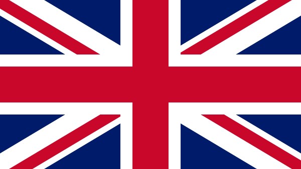 انفجار في سفينة شحن بضائع جراء مقذوف قرب الإمارات