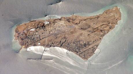 موقع “اكسيوس” : ترامب يدرس السيطرة على جزيرة “خرج” لإجبار إيران على فتح “هرمز”