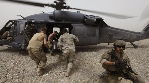 لغز الملاح الأمريكي المفقود في إيران .. تطورات عملية الإنقاذ المعقدة وسط تكتم عسكري