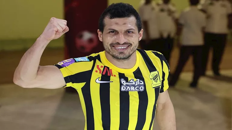 طارق حامد يظهر مع مدير التعاقدات بنادي الزمالك (صورة)