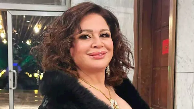 فستان أسود أنيق.. إلهام شاهين تتألق بإطلالة راقية