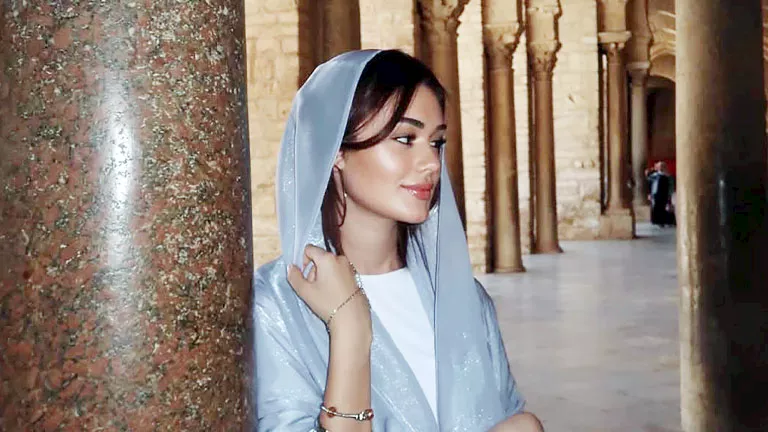 داخل مسجد ومرتدية غطاء رأس.. بسنت أبو باشا تنشر صورًا جديدة