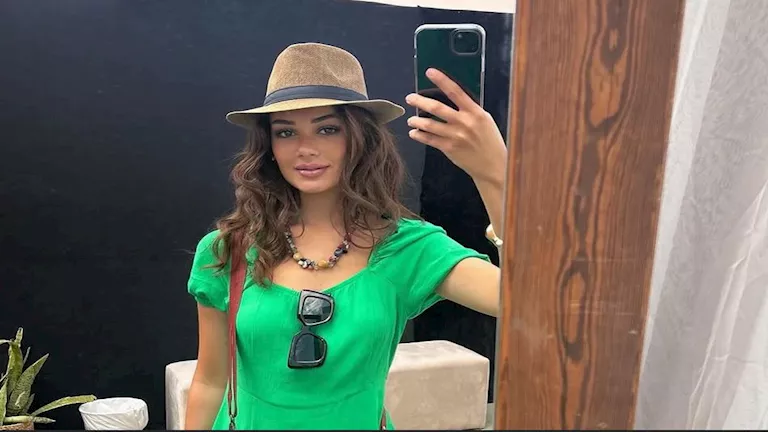 بسنت أبو باشا بـ “عباءة وحجاب” في أحدث إطلالتها