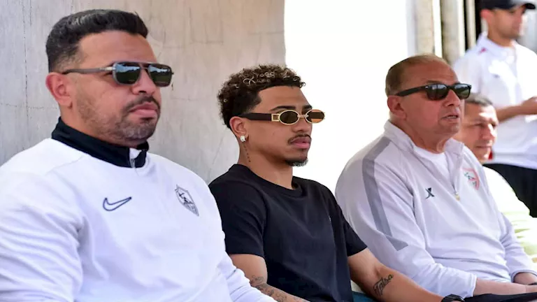 لافتة مميزة.. بيزيرا يدعم شباب الزمالك خلال مباراة القمة أمام الأهلي