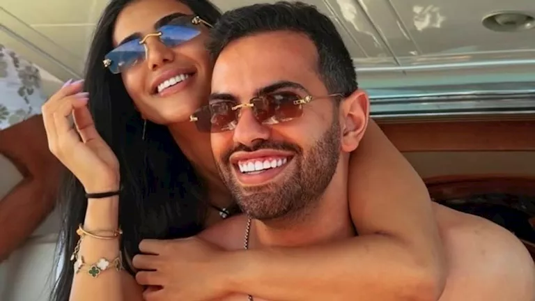 أحدث ظهور لـ ريم سامي رفقة زوجها على متن يخت