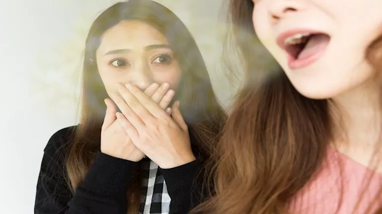 تعرف على أسباب رائحة الفم الكريهة.. لا تتهاون مع الأمر