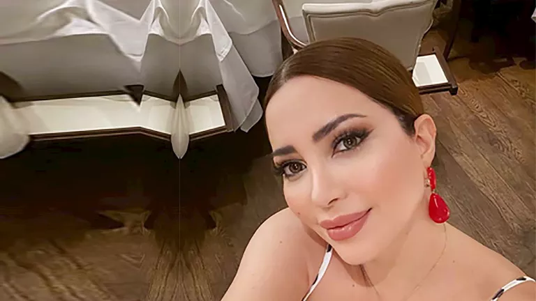 نسرين طافش تتألق بإطلالة جريئة احتفالا بالصيف والجمهور يعلق