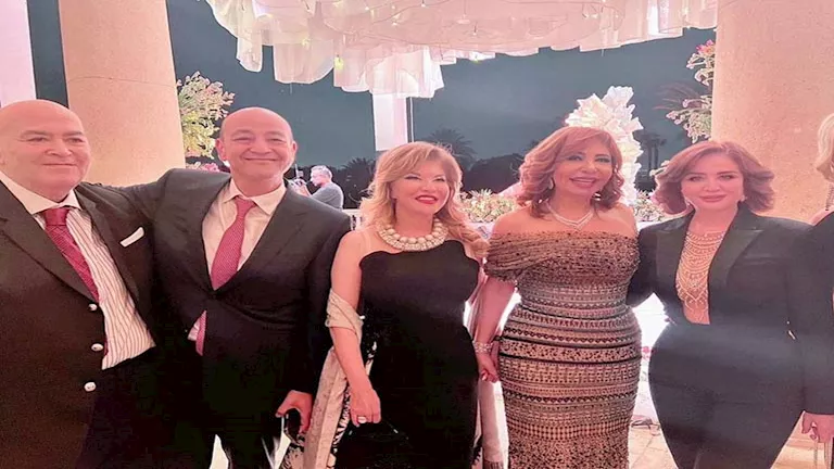 إلهام شاهين تهنئ عمرو أديب ولميس الحديدي على خطوبة نجلهما