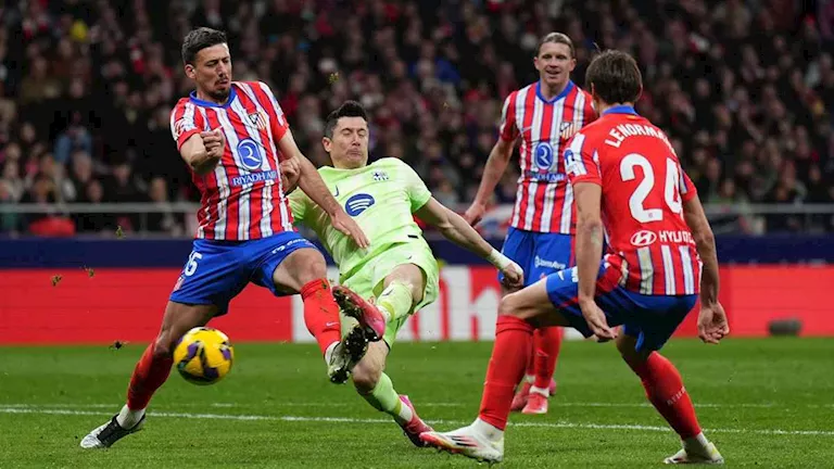 تاريخ مواجهات برشلونة وأتليتكو مدريد قبل مباراة اليوم