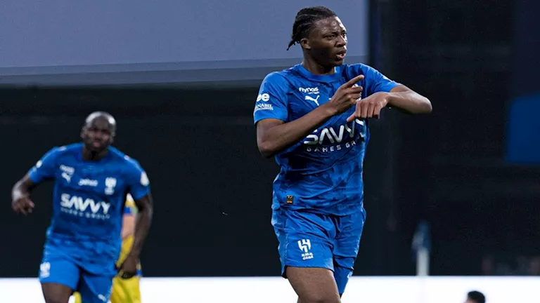 الهلال يهدر الفوز ويتعادل مع التعاون في دوري روشن السعودي