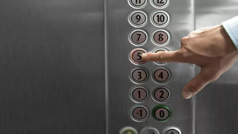 تاريخ الأسانسير: من أول مصعد بخاري إلى أسرع المصاعد في العالم