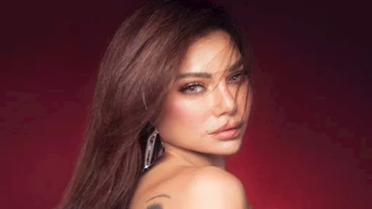 “سحر اللون الأخضر”- هيفاء وهبي تتألق بإطلالة أنيقة