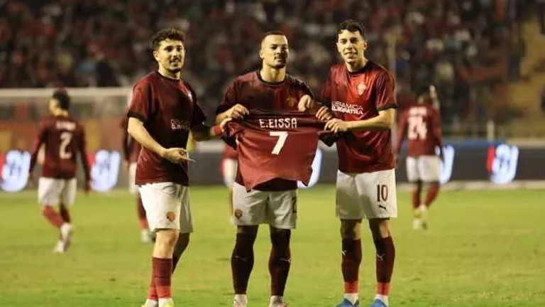 لاعبو سيراميكا كليوباترا يدعمون إسلام عيسى بهذه الطريقة