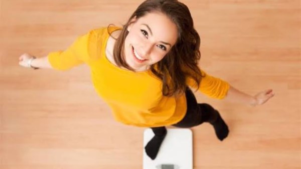 السر في ثبات الوزن على الميزان بالرغم من ملاحظة خسارة الوزن عند ارتداء الملابس