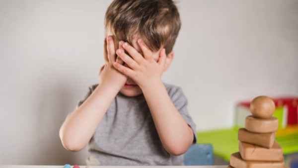 تحذيرات من تشخيص الأطفال بالتوحد دون التأكد