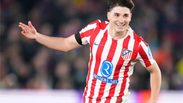 أتلتيكو مدريد يحافظ على تقدمه بهدف أمام برشلونة في الكامب نو