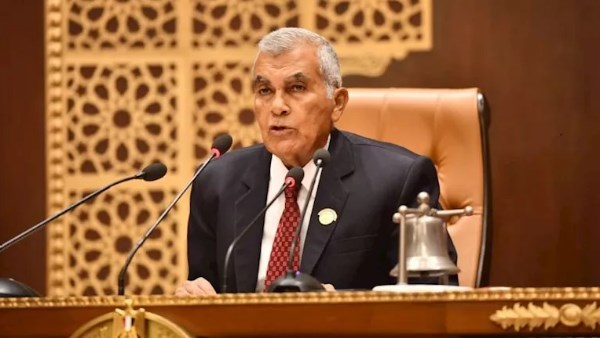 رئيس الشيوخ يهنئ قداسة البابا تواضروس الثاني بعيد القيامة المجيد