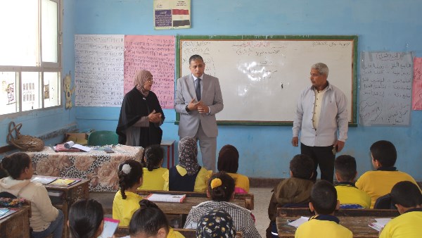 استبعاد مدير مدرسة للتقصير في أداء مهام عمله بالجيزة استبعاد مدير مدرسة للتقصير في أداء مهام عمله بالجيزة