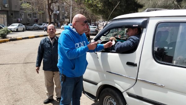لتقطيع خطوط السير وتحصيل أجرة أعلى من المقررة.. ضبط ١٠٤ مخالفات لسيارات السرفيس بالجيزة