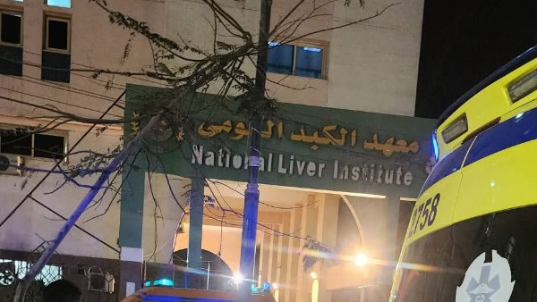 10 سيارات إطفاء.. السيطرة على حريق المبني القديم لمعهد الكبد بالمنوفية