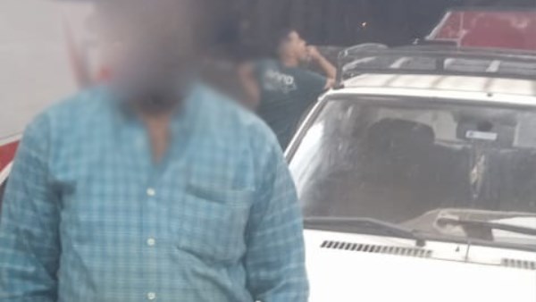 محافظ أسيوط يوجه بسرعة التعامل مع شكوى مواطن وضبط سيارة تاكسي لفرضها أجرة مخالفة