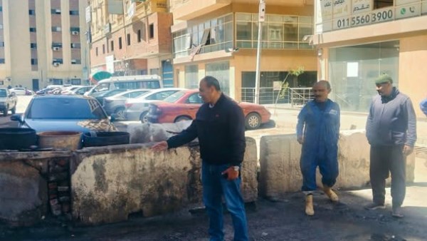 حملة لفتح شارع بورسعيد مع عمارات الأوقاف ورفع الحواجز الخرسانية بمرسى مطروح حملة لفتح شارع بورسعيد مع عمارات الأوقاف ورفع الحواجز الخرسانية بمرسى مطروح