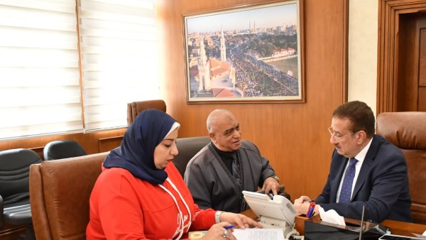 رسائل طمأنة للمواطنين| محافظ بورسعيد يؤكد: لا تهاون في الحقوق.. وسرعة إنهاء الشكاوى أولوية رسائل طمأنة للمواطنين| محافظ بورسعيد يؤكد: لا تهاون في الحقوق.. وسرعة إنهاء الشكاوى أولوية