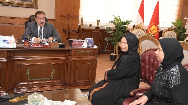 استجابة إنسانية عاجلة من محافظ بورسعيد لدعم سيدة مسنة حملت ابنها 45 عامًا من ذوي الهمم