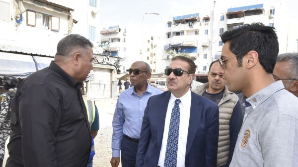 محافظ بورسعيد يتفقد سير أعمال تطوير منطقة علي بن أبي طالب | صور