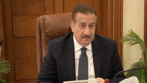 محافظ بورسعيد يوجه بسرعة العمل على إنهاء المشروعات الجاري تنفيذها بأحياء المدينة