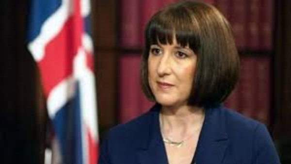 “حماقة أمريكية”.. وزيرة الخزانة البريطانية تهاجم استراتيجية ترامب في حرب إيران