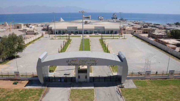 إعادة فتح ميناء نويبع البحرى بجنوب سيناء بعد تحسن الأحوال الجوية واستقرار الرياح