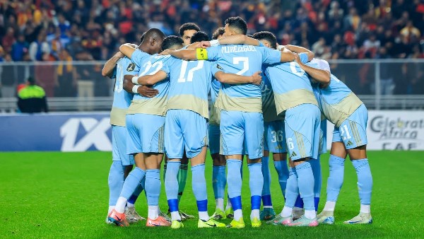 خبراء التحكيم أجمعوا على وجود ركلة جزاء للأهلي أمام سيراميكا