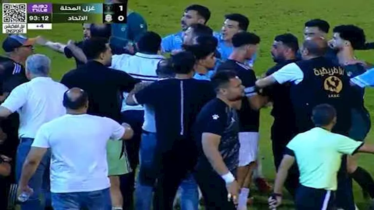 11 صورة ترصد اشتباكات لاعبي الاتحاد السكندري وغزل المحلة