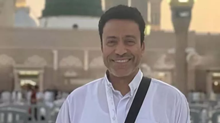 بملابس الإحرام.. نجوم الفن يؤدون مناسك الحج في الأراضي المقدسة – صور | مصراوي