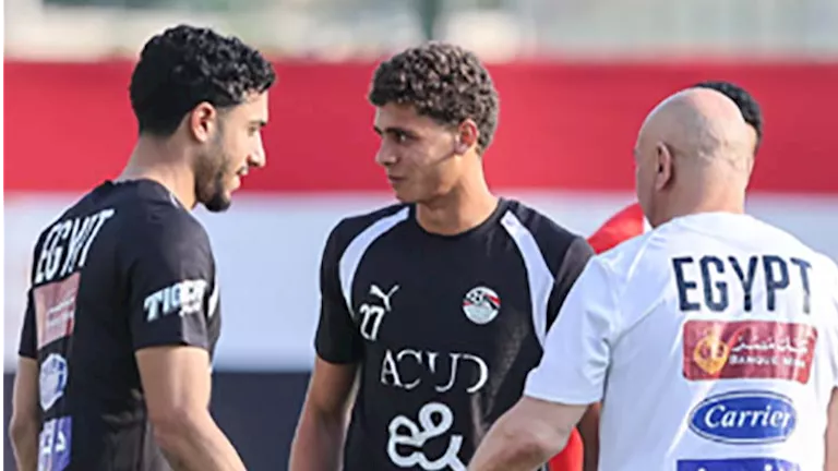 حمزة عبد الكريم ومرموش ينضمان إلى معسكر منتخب مصر (صور) | مصراوي