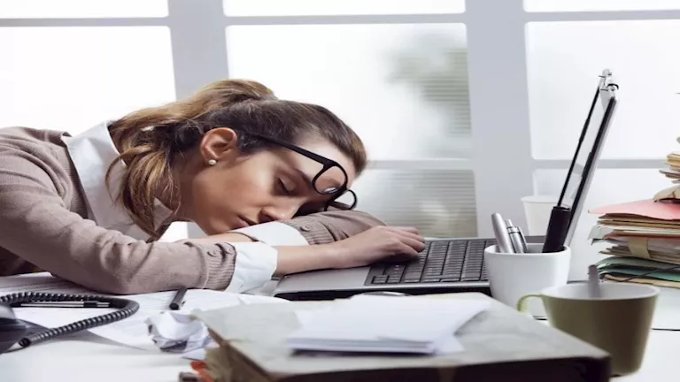 هل يؤدي الإجهاد إلى نوبات هلع وتشنجات عضلية ومشكلات نفسية؟ | مصراوي