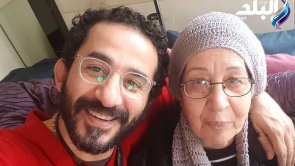 وفاة والدة الفنان أحمد حلمي.. موعد ومكان الجنازة