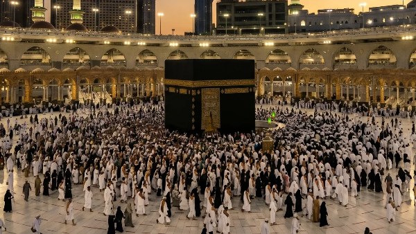 فتاوى يوم النحر .. كيفية توزيع الأضحية بالطريقة الصحيحة .. حكم من فاتته صلاة العيد فعليه بهذا الفعل..هل زيارة النساء للقبور في أول أيام عيد الأضحى حرام؟ .. الكراهة لها سببان