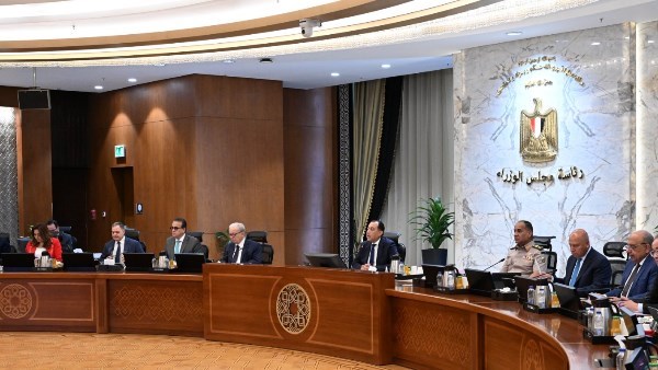 مدبولي يوجه بتوفير السلع واللحوم استعدادًا للعيد..وهذه عقوبة رفع الأسعار