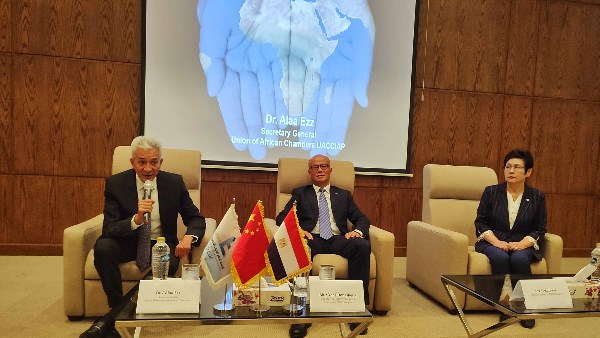 مصر تفتح أبوابها للاستثمارات الصينية والتصنيع المشترك