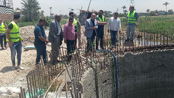 نائب محافظ الجيزة يتفقد المشروعات الخدمية بالبدرشين ويوجه بزيادة معدلات التنفيذ