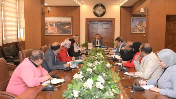 محافظ بورسعيد يبحث الاستغلال الأمثل للمناطق الفضاء بنطاق حي المناخ لإقامة مشروعات تنموية وخدمية وسكنية|صور