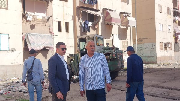 نائب محافظ بورسعيد يتابع أعمال حملة للنظافة ورفع كفاءة الأمل بالضواحي