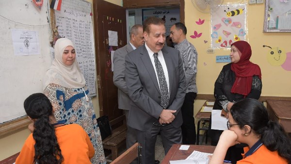 مع انطلاق امتحانات نهاية العام.. محافظ بورسعيد يتفقد اللجان