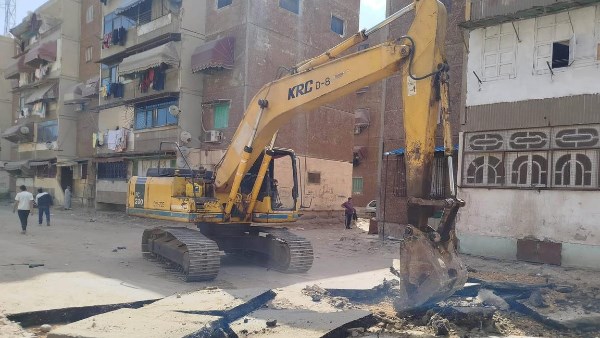 بورسعيد.. تكثيف أعمال النظافة وصيانة أعمدة الإنارة والمسطحات الخضراء